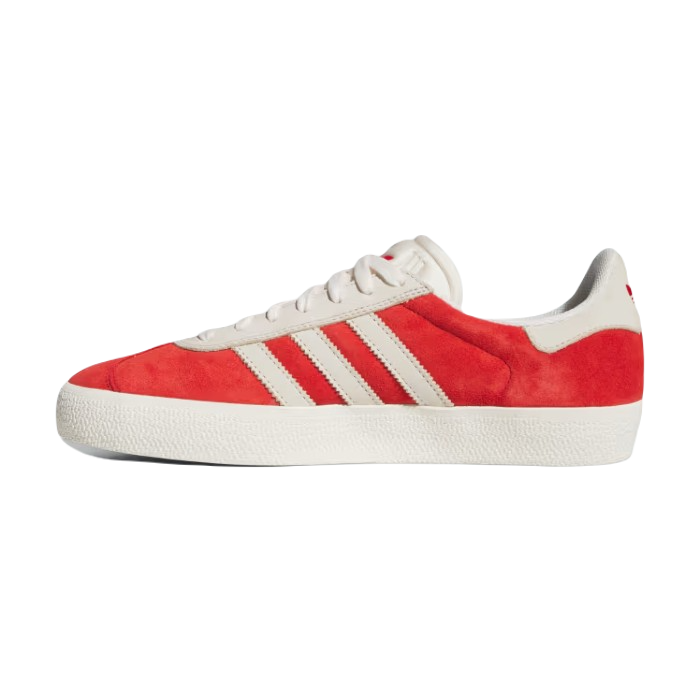 ADIDAS GAZELLE ADV SCHOENEN BETTER SCARLET/CHALK WHITE/GOLD METALLIC