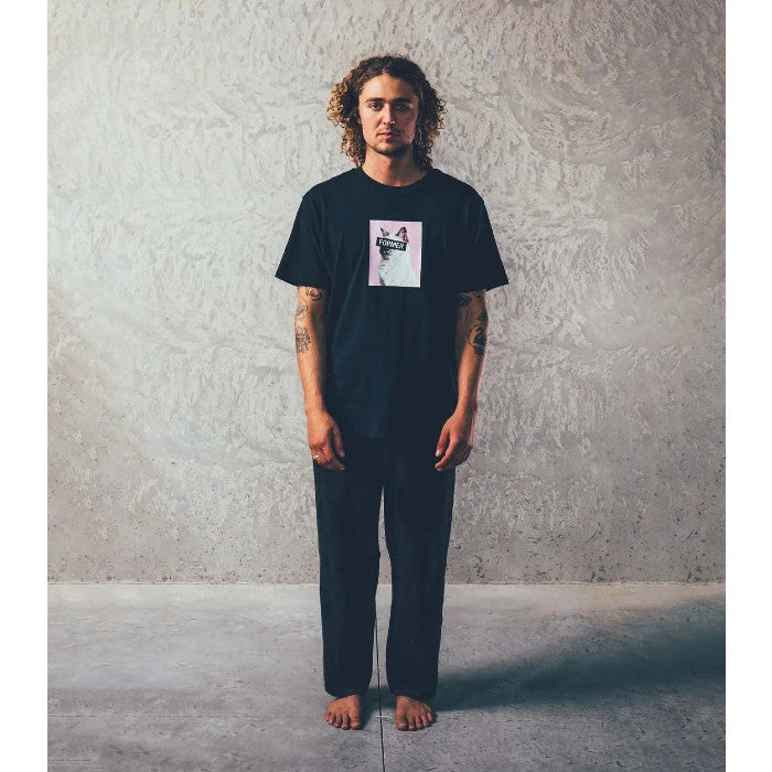 FORMER CHARM T-SHIRT BLACK
